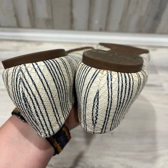 Tory Burch REVA 8 Beige Printed Piano Stripe Blue Gold Logo Ballet Flats Leather - Picture 6 of 9